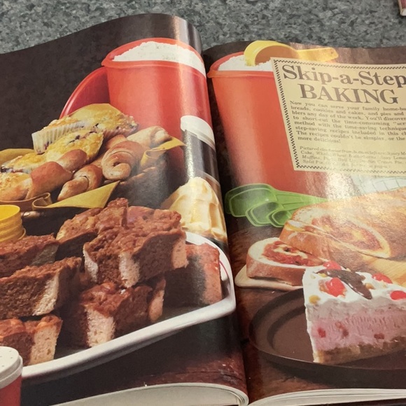 Cookbooks famous brands from home parties. Vintage 1980/90s. Tupperware, etc. - Picture 4 of 12